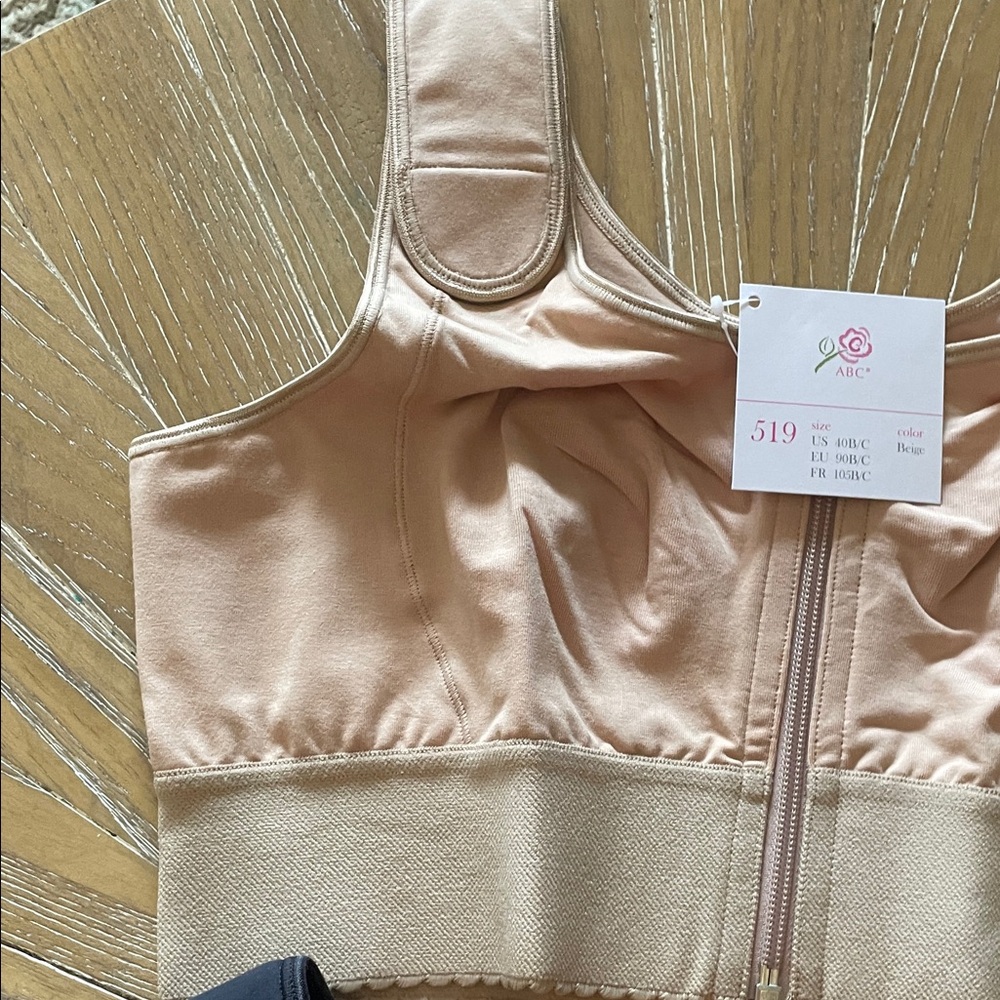 Women's Compression Bra - Black and Beige 40 B/C New Never Worn - Picture 7 of 9